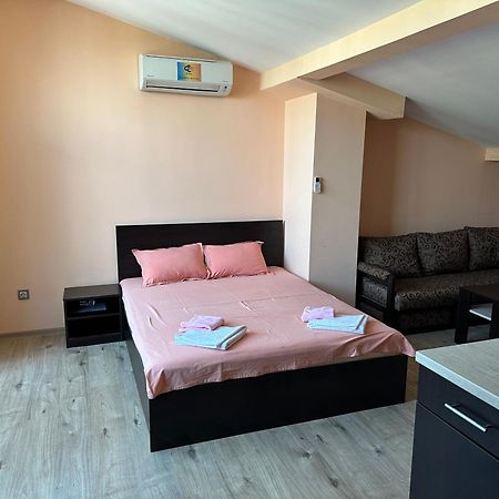 Guest House Dinevi ساباريفا بانيا المظهر الخارجي الصورة