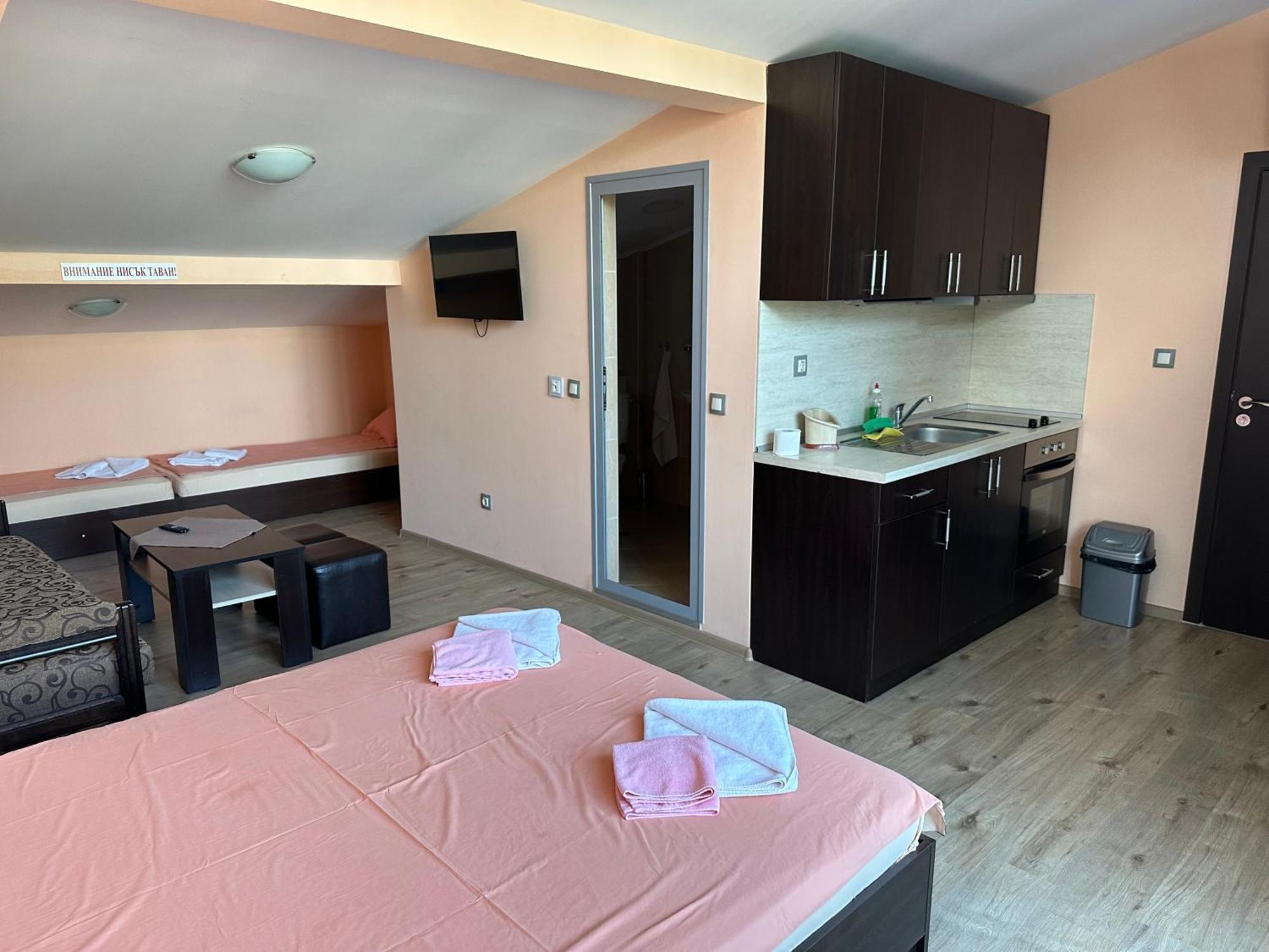 Guest House Dinevi ساباريفا بانيا المظهر الخارجي الصورة