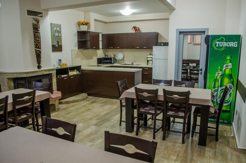 Guest House Dinevi ساباريفا بانيا المظهر الخارجي الصورة