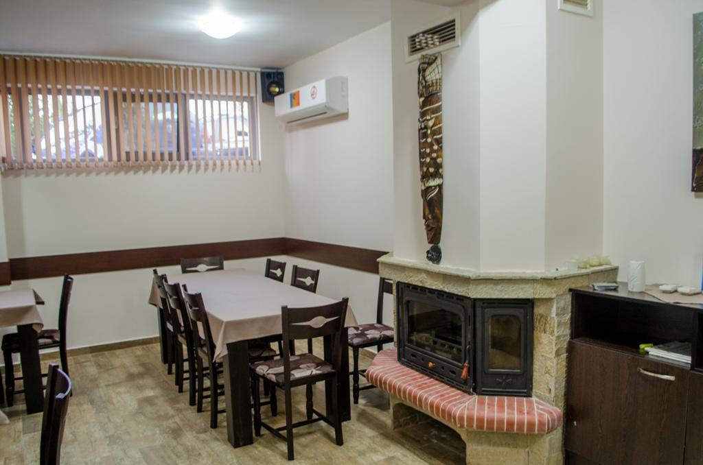 Guest House Dinevi ساباريفا بانيا المظهر الخارجي الصورة