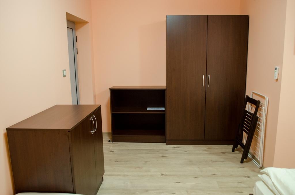 Guest House Dinevi ساباريفا بانيا المظهر الخارجي الصورة
