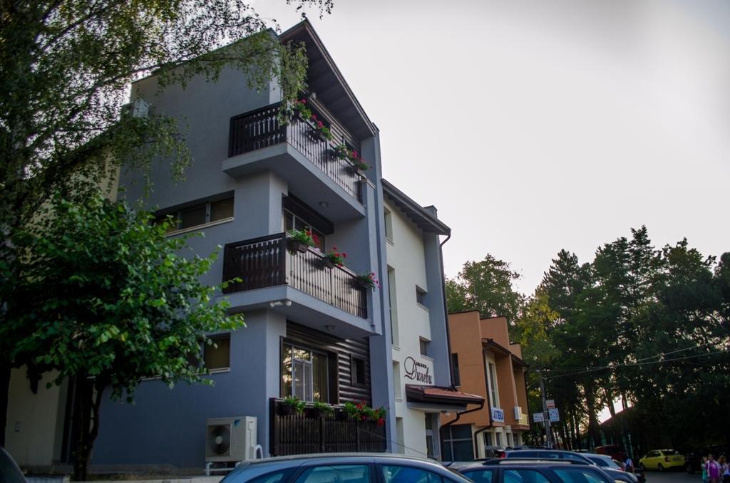 Guest House Dinevi ساباريفا بانيا المظهر الخارجي الصورة